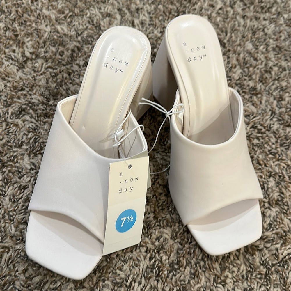 Women’s Heeled Sandal